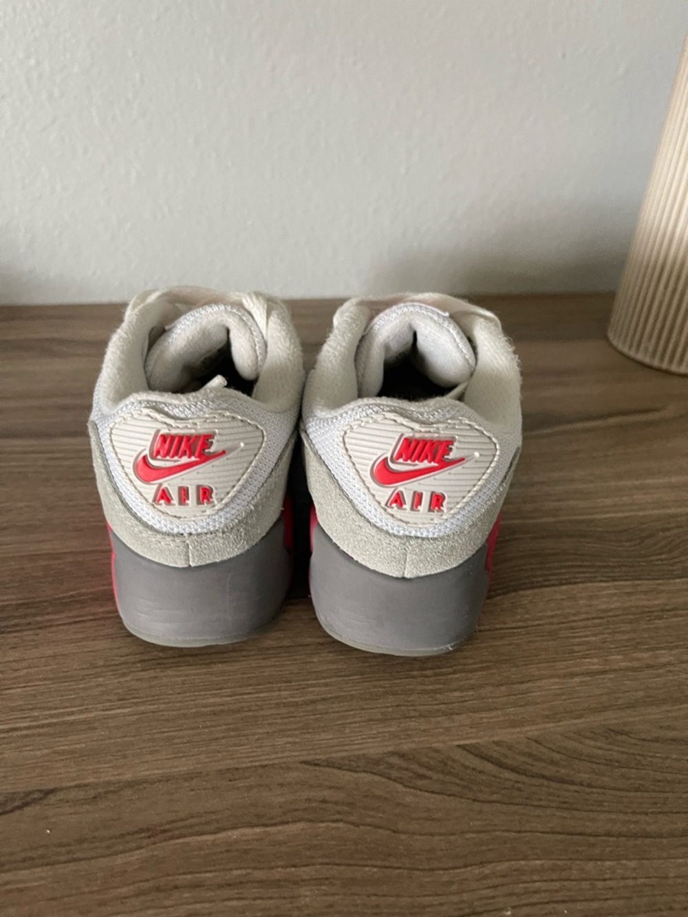 🎀Nike Kids White & Gray Sneakers with Red Logo Accent - Picture 3 of 5